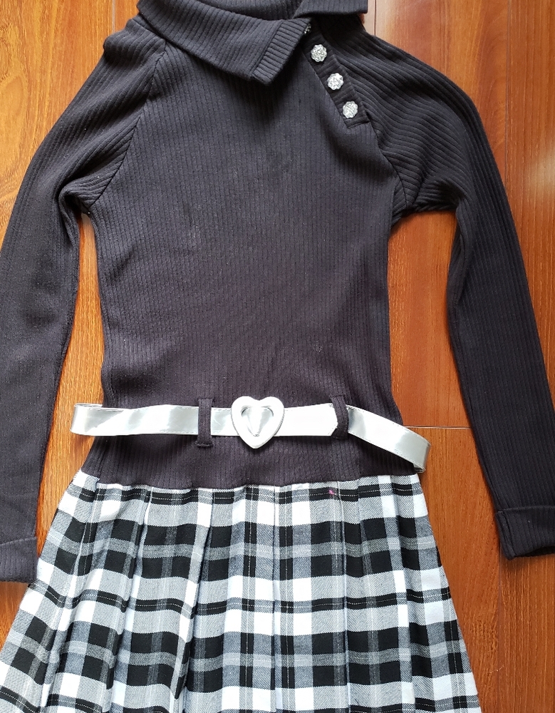 Girls dress with belt